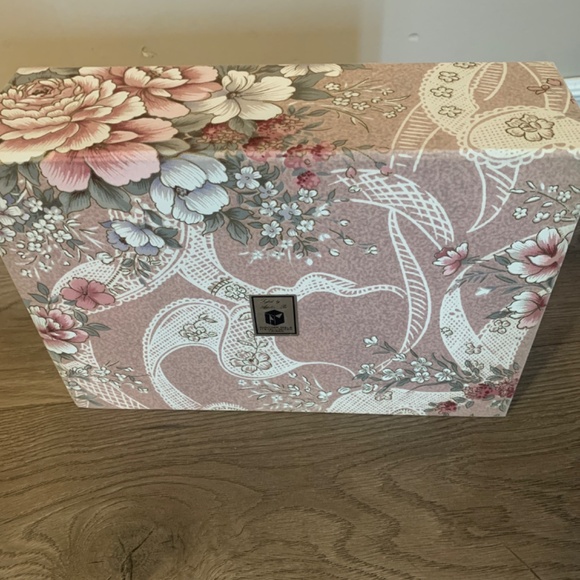 Jewelry Box - Picture 2 of 3